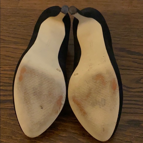 BCBG black suede heels - Picture 6 of 6